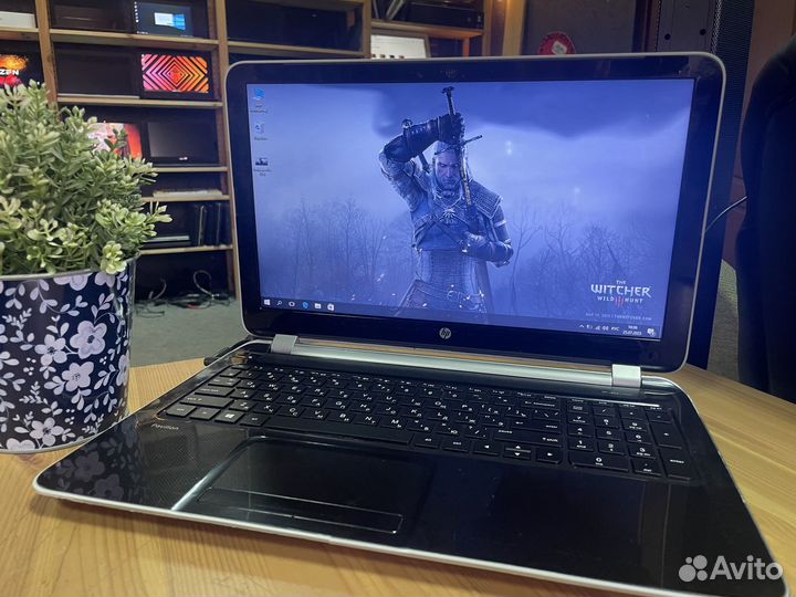 Ноутбук HP / 4 ядра A10 / 2gb видео / 8gb / SSD