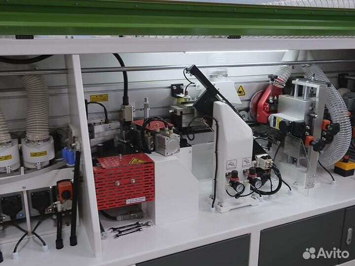 Автоматический кромкооблицовочный станок WoodTec