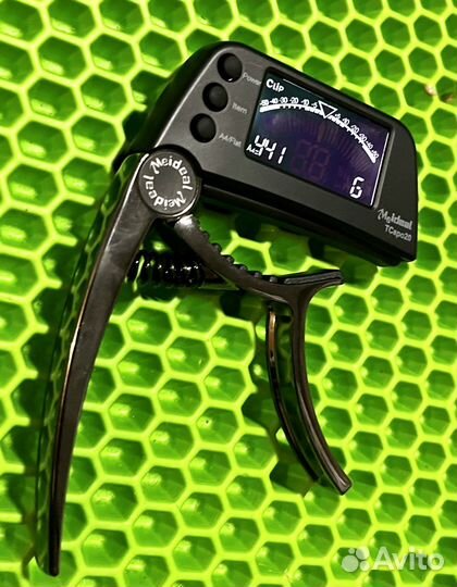 Капо-тюнер (каподастр, тюнер) для гитары