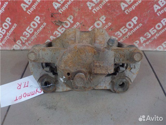 Суппорт передний правый Toyota Corolla ADE150 1ZR