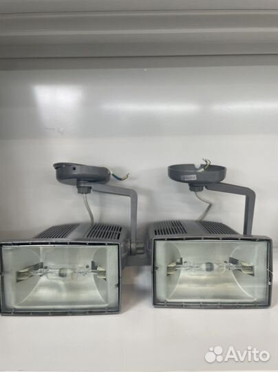 Прожектор металлогалогеновый