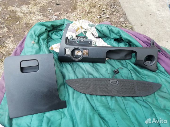 Бардачёк левый, правый пассат б6