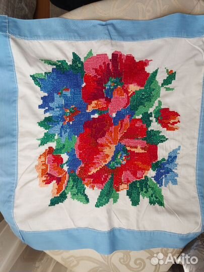 Вышивка ручной работы