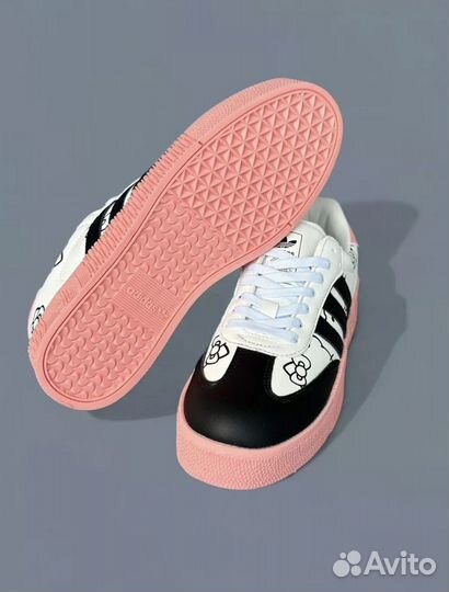 Кроссовки женские Adidas samba x hello kitty