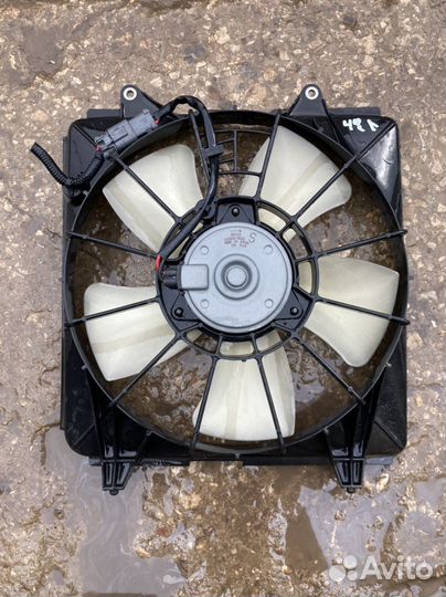 Honda Civic 4d Диффузор радиатора