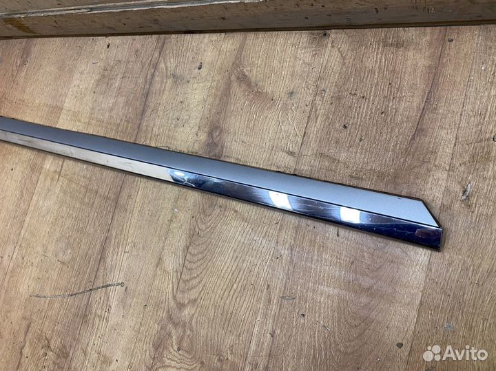 Молдинг двери передней левой Volkswagen Passat B8