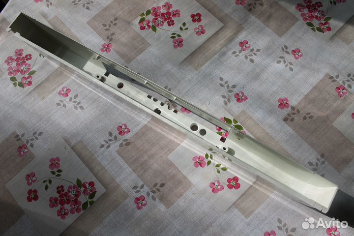 Верхний пластик холодильника Indesit C240G.016