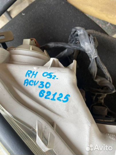 Фара правая Toyota Camry ACV30 2AZ-FE 2005