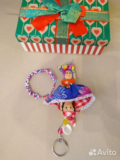 Брелок браслет из бисера Доминикана коробка новая