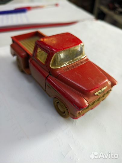 Модель автомобиля пикап Chevrolet