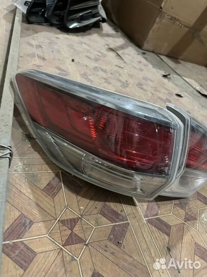 Фонарь на highlander