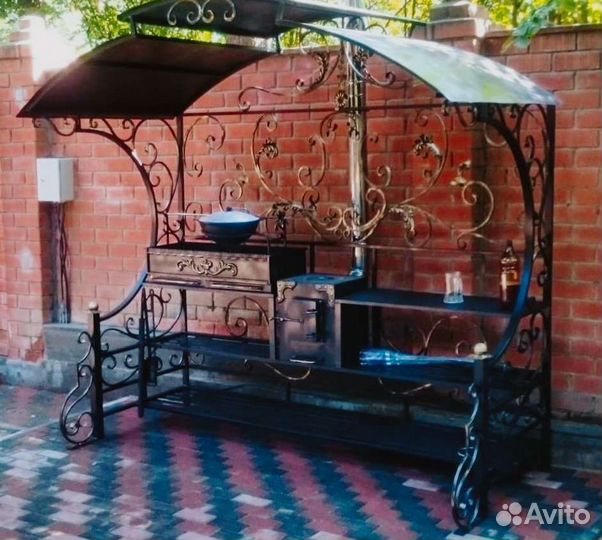 Мангал с крышей