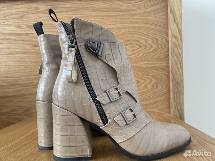 Полусапоги женские 39