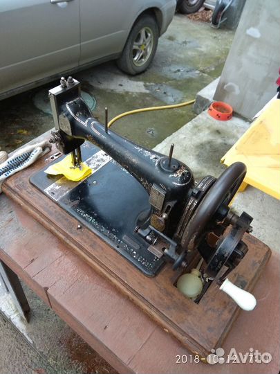 Ручная швейная машина