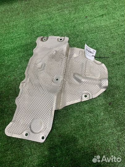 Тепловой экран правый Bmw 328I F30 N20B20A 2012