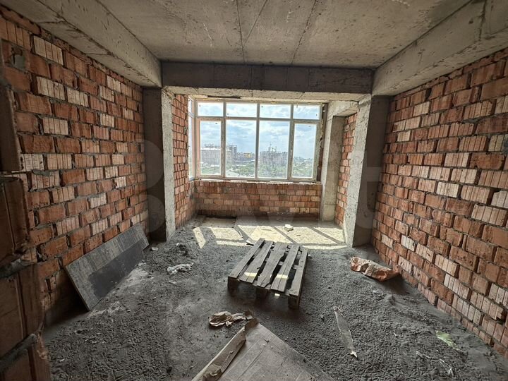 3-к. квартира, 93 м², 8/9 эт.