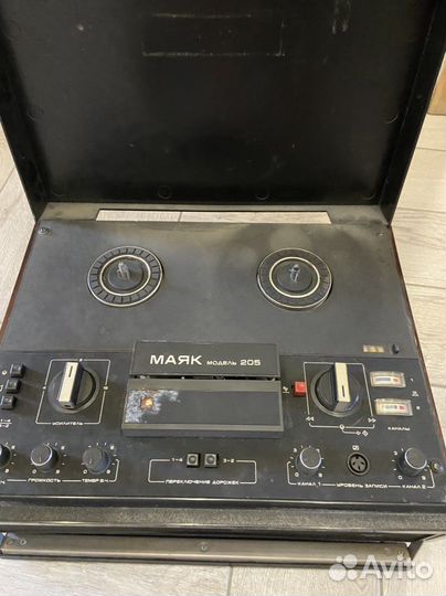 Катушечный магнитофон маяк205