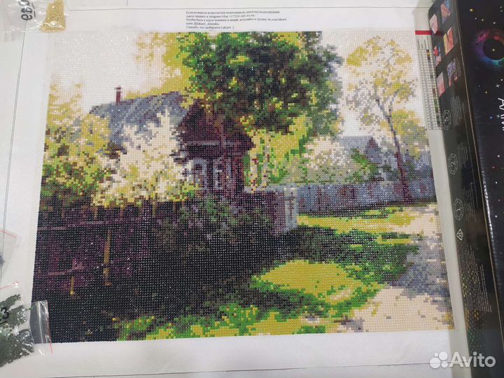 Картина выложенная стразами
