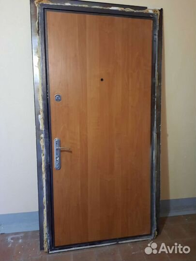 Дверь входная металлическая