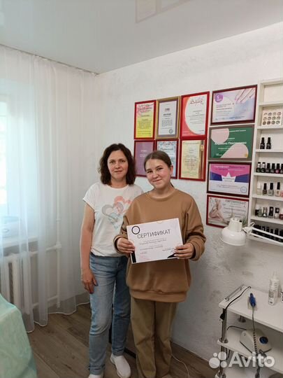 Курс по маникюру, педикюру и наращиванию ногтей