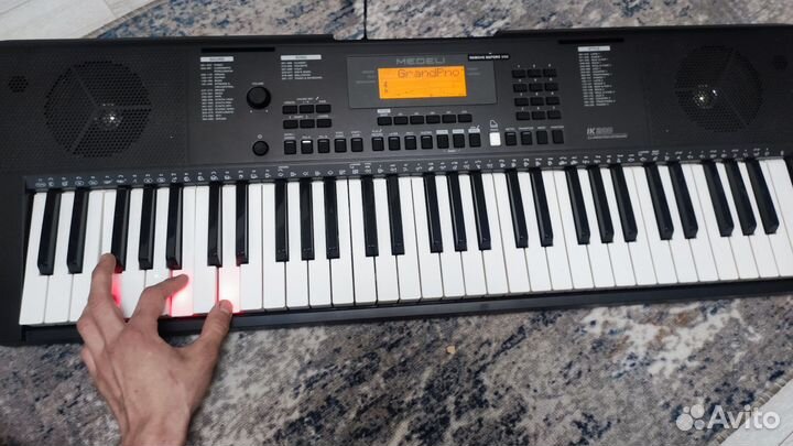 Синтезатор