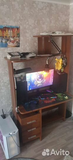 Компьютерный стол