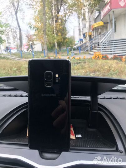 Samsung Galaxy S9, 4/64 ГБ
