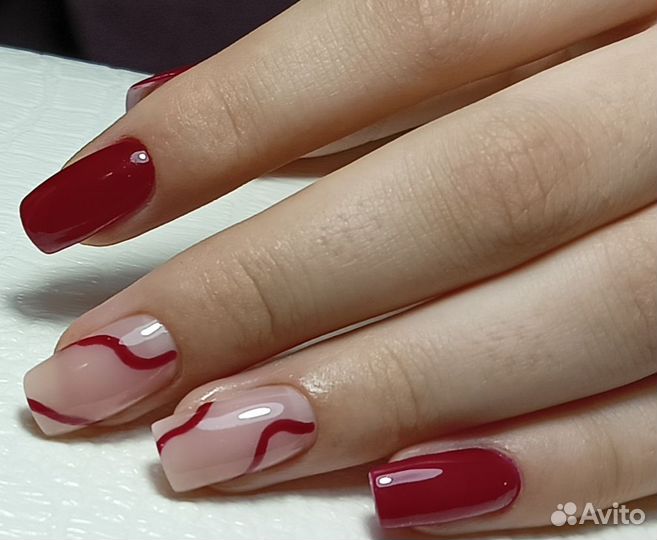 Модель на маникюр
