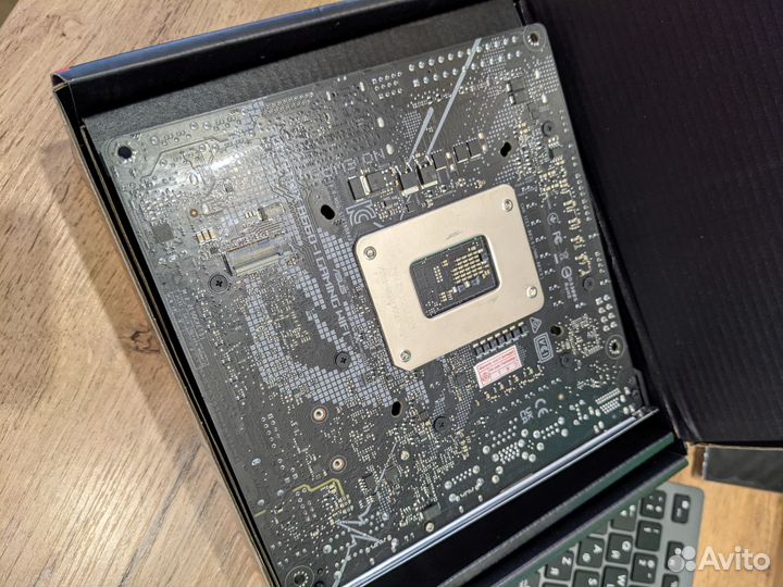 Мат плата asus ROG strix B660-I gaming wifi