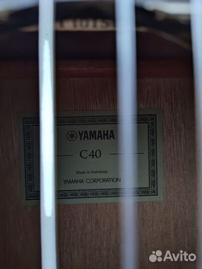 Классическая гитара yamaha C40