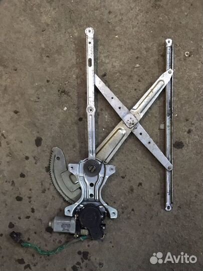 Стеклоподъемник ipsum SXM10