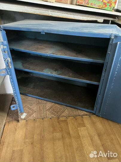 Сейф металлический