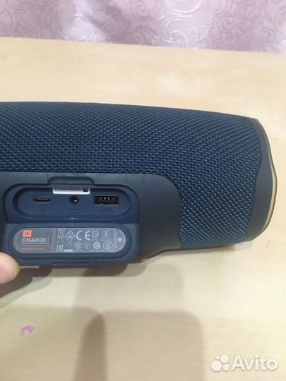 Портативная колонка jbl чардж 4