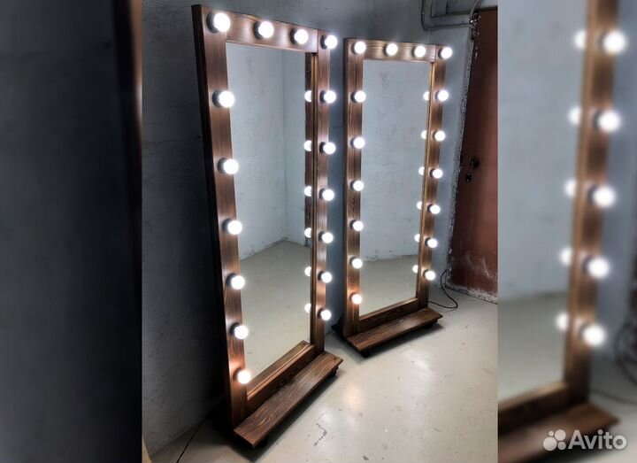 Зеркало напольное с подсветкой на колесиках