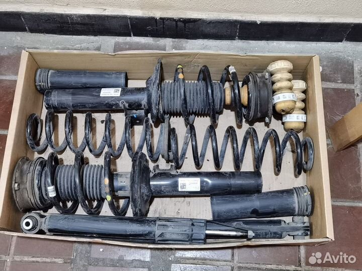 Стойки амортизаторов в сборе для Тигуан 2