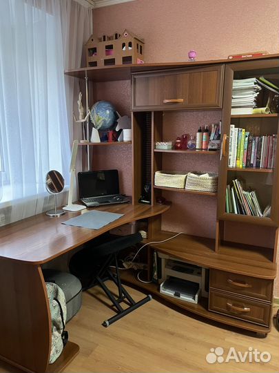 Условой письменный стол