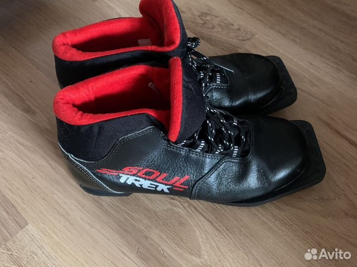 Лыжные ботинки
