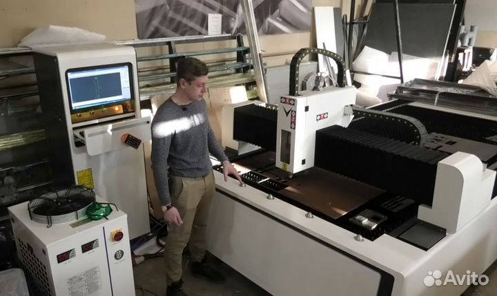 Оптоволоконный лазерный станок *