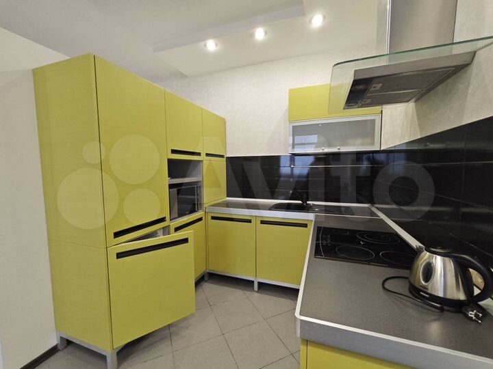 2-к. квартира, 50 м², 13/32 эт.