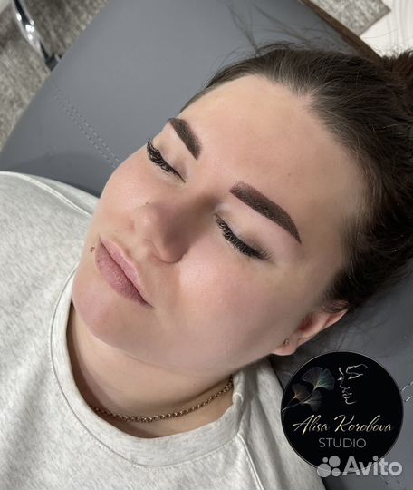 Перманентный макияж бровей