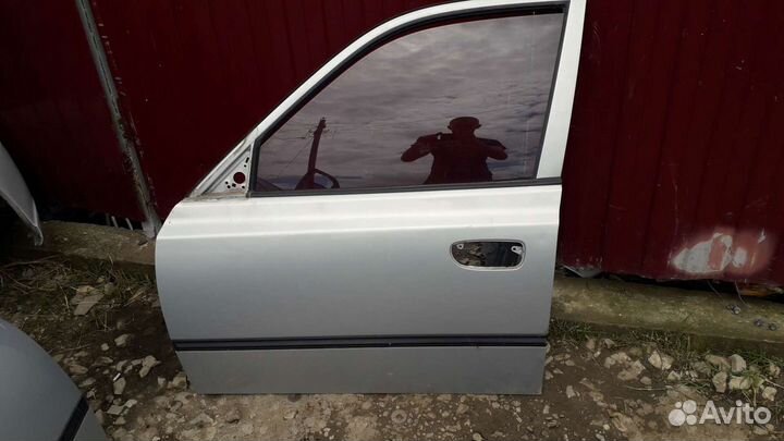 Задняя левая дверь на Hyundai accent