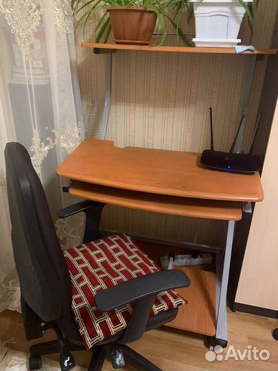 Компьютерный стол