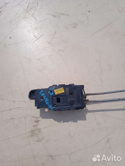 Ручка внутренняя правая задняя Nissan Terrano 2