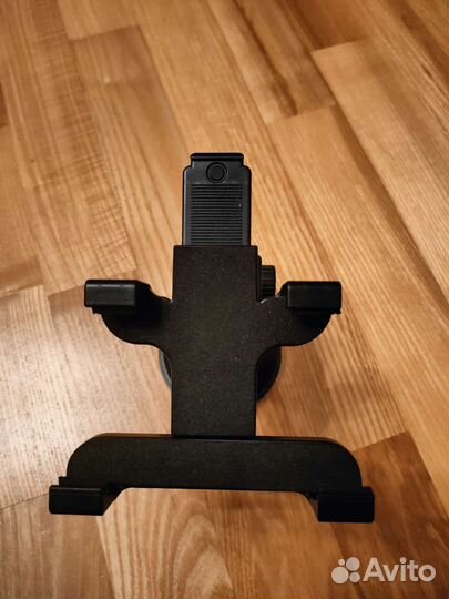 Крепление для планшета в машину