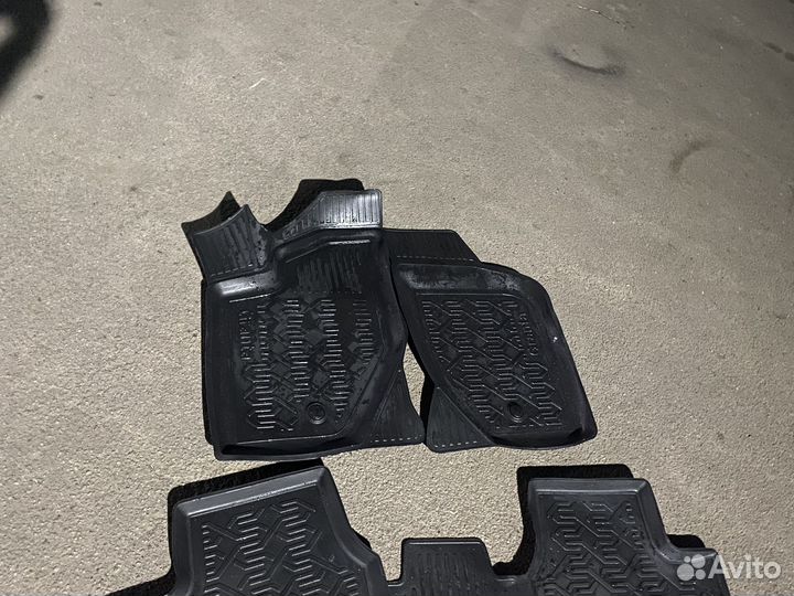 Корики салонона granta крос