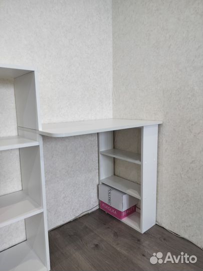 Письменный стол