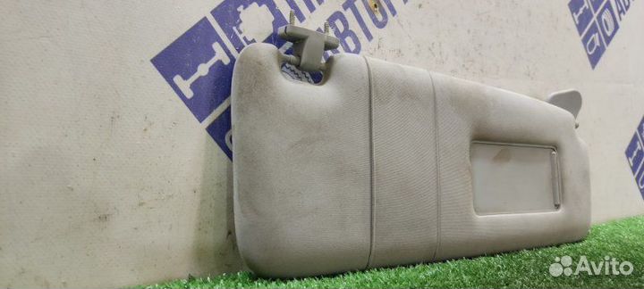 Козырек солнцезащитный передний правый Bmw 750I