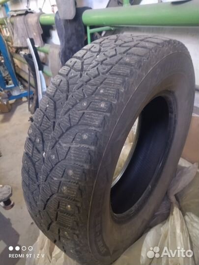 Bridgestone Blizzak Spike-02 225/70 R16