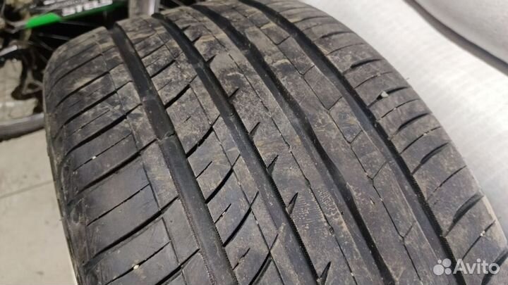 Jinyu Gallopro Multiseason 255/40 R18 99Y