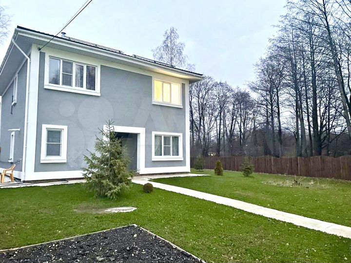 Коттедж 210 м² на участке 10 сот.